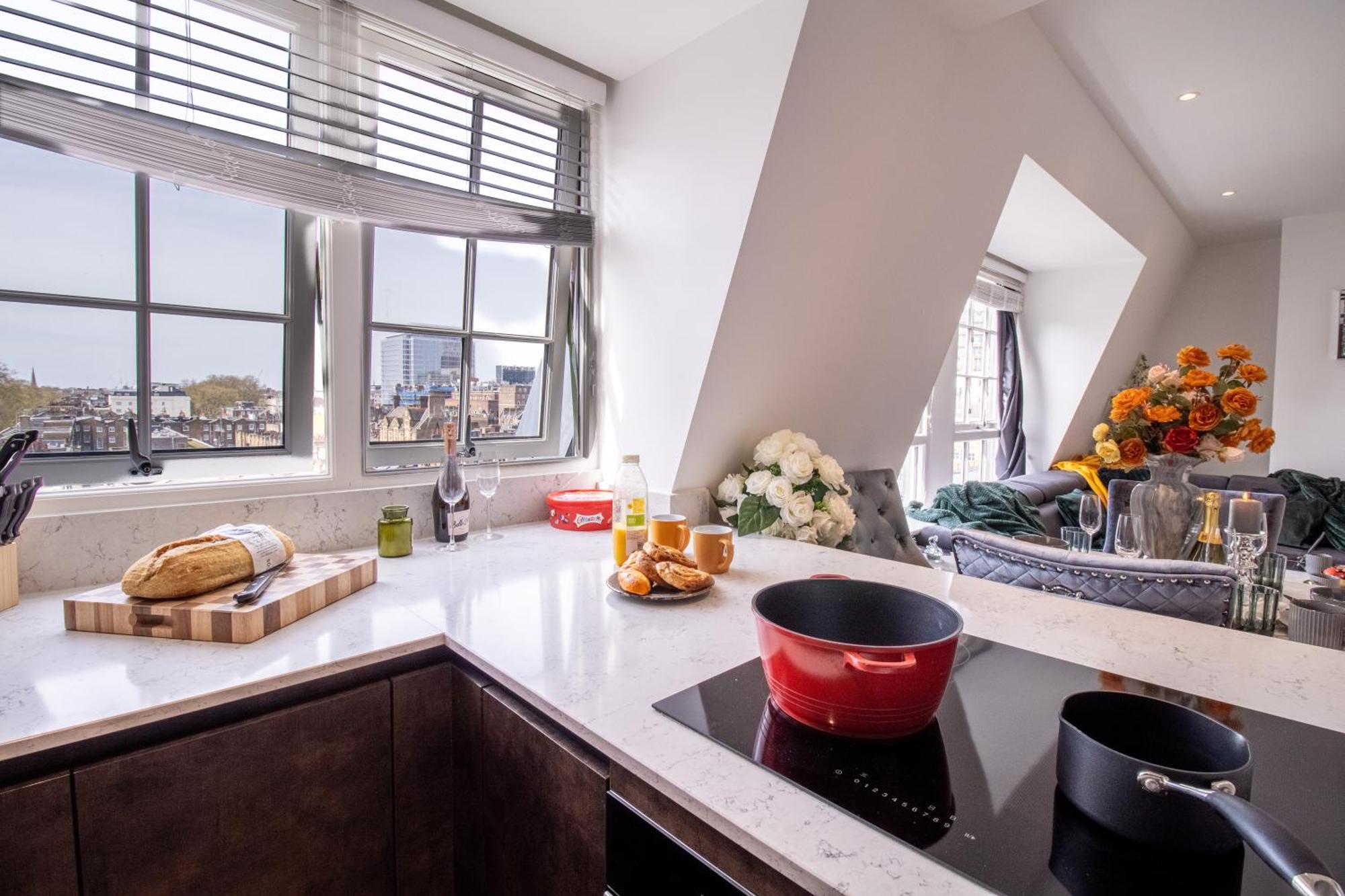 Luxurious 1-Bedroom Penthouse In Marble Arch 71 London Bagian luar foto