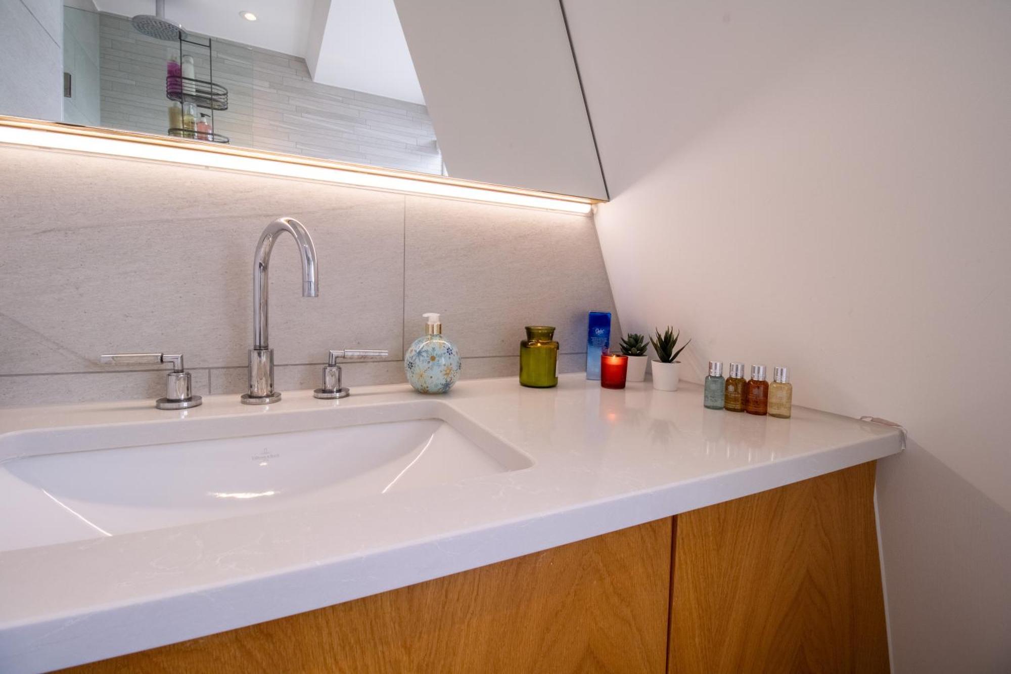 Luxurious 1-Bedroom Penthouse In Marble Arch 71 London Bagian luar foto