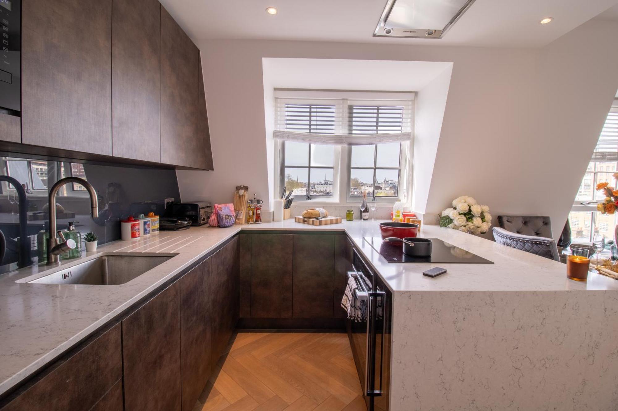 Luxurious 1-Bedroom Penthouse In Marble Arch 71 London Bagian luar foto