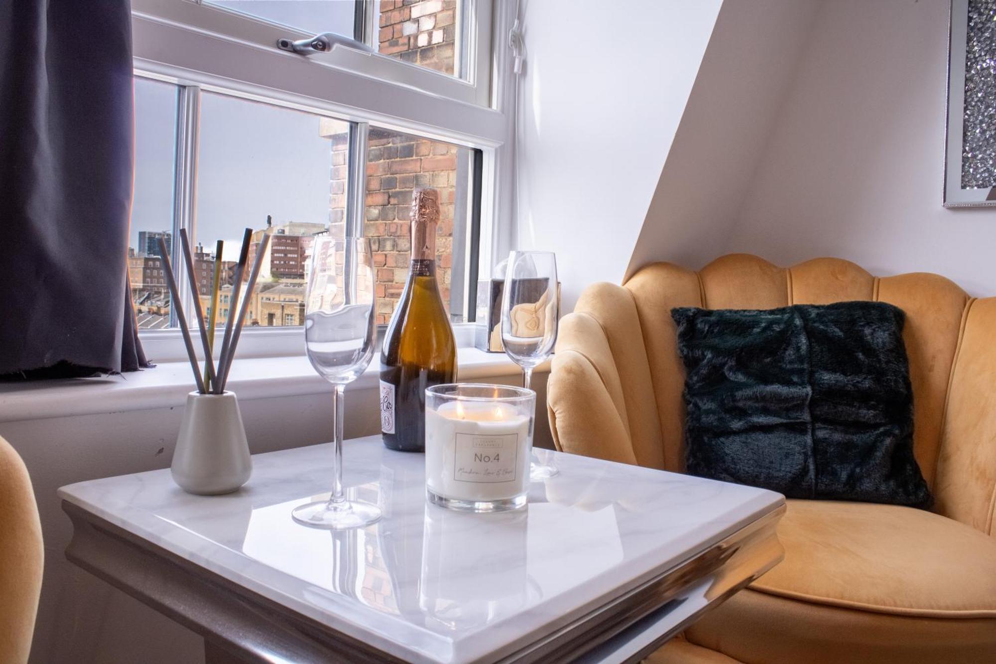 Luxurious 1-Bedroom Penthouse In Marble Arch 71 London Bagian luar foto