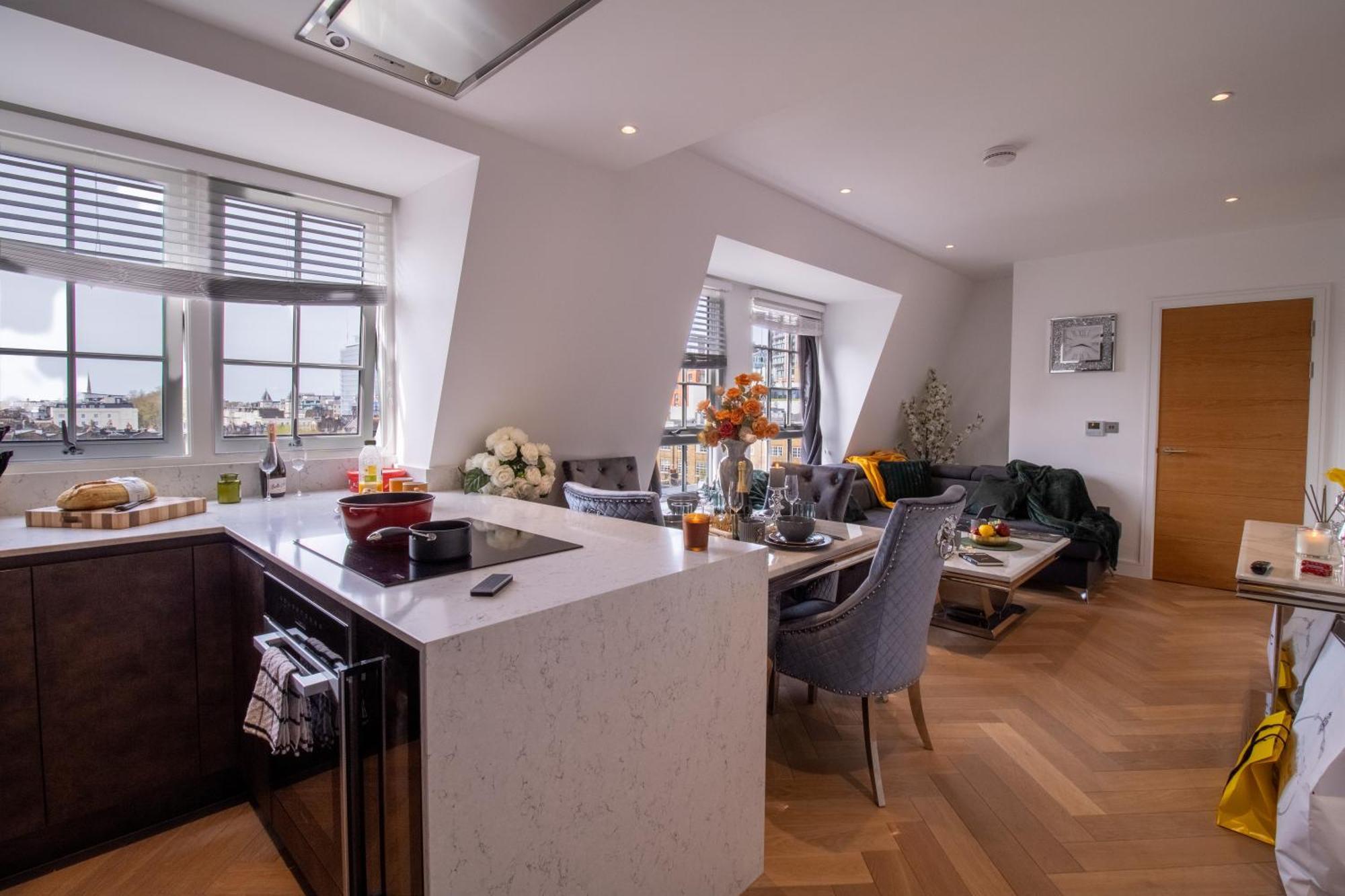 Luxurious 1-Bedroom Penthouse In Marble Arch 71 London Bagian luar foto