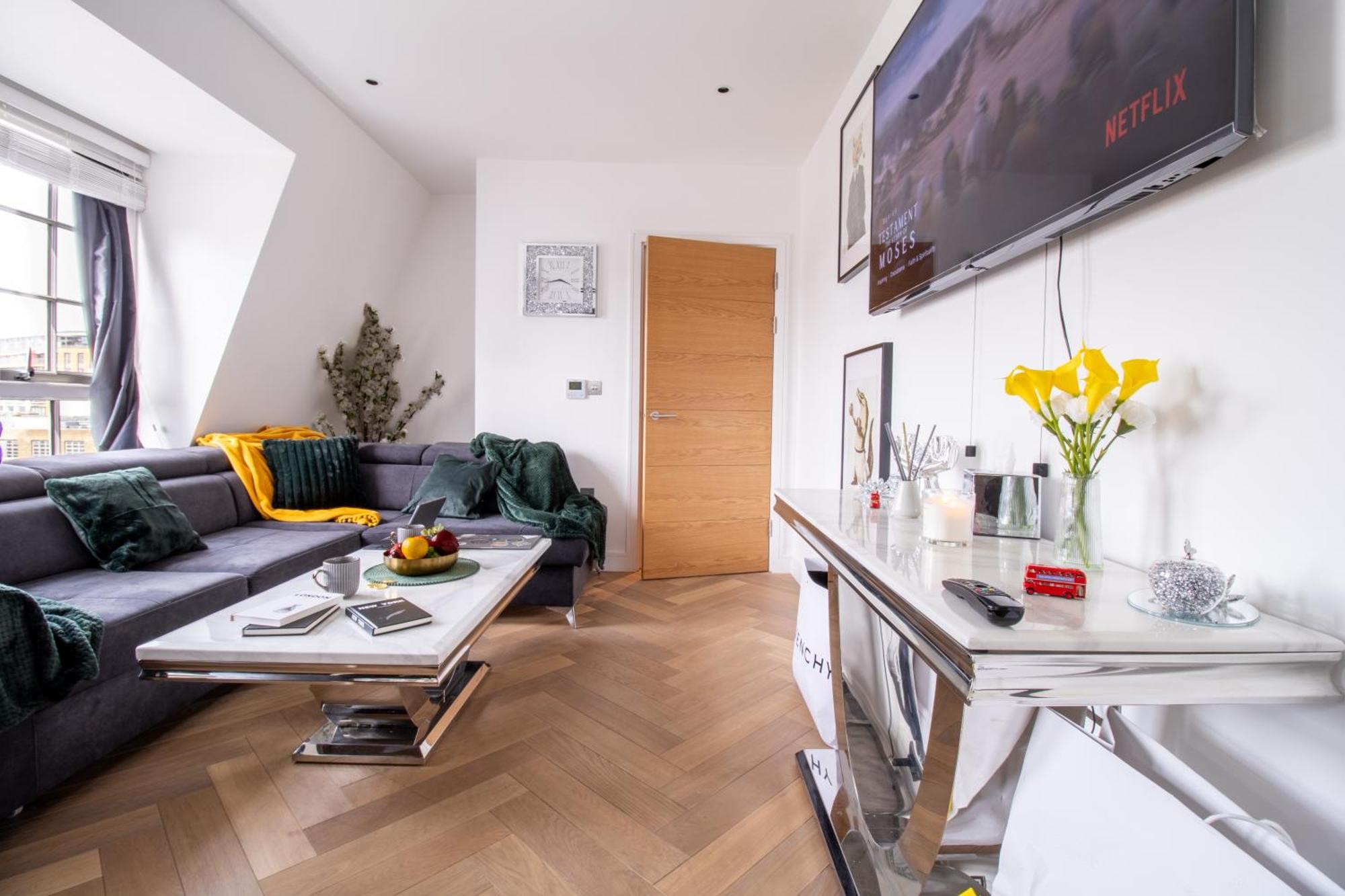 Luxurious 1-Bedroom Penthouse In Marble Arch 71 London Bagian luar foto
